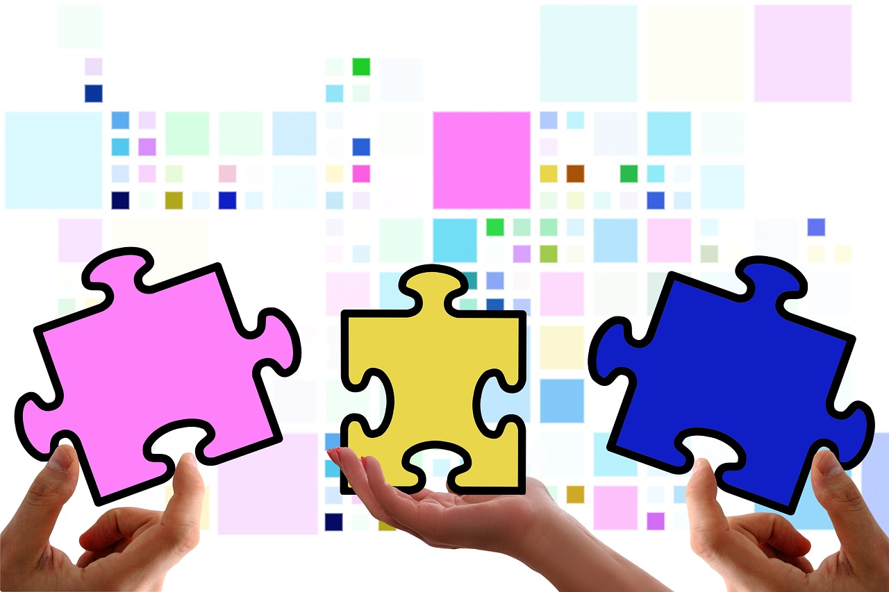 技术支持辅助在不同游戏类型中的应用